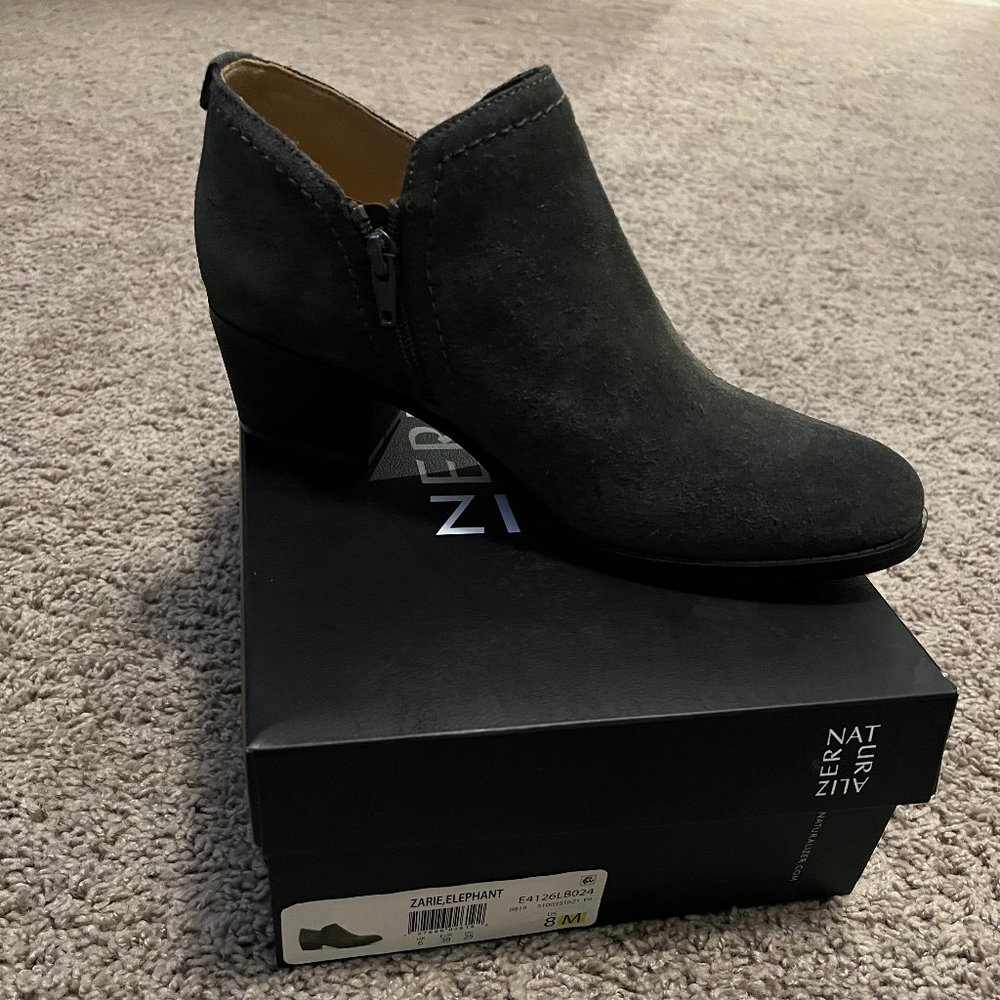 Women's New Naturalizer Gray Suede Ankle Booties